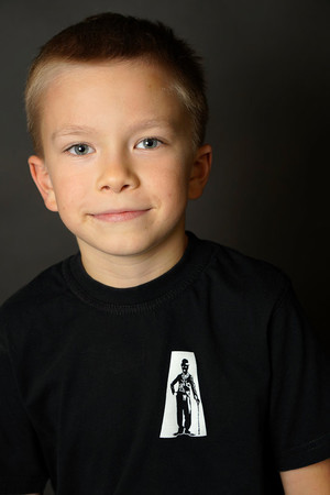 >Илья Попов