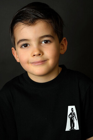 >Адам Ахмедов