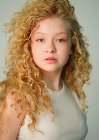 >Ева Смирнова